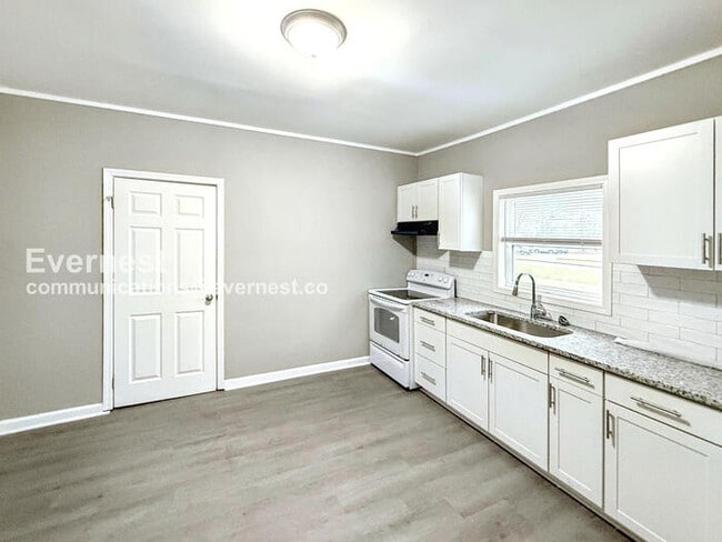 Photo - 3335 31st Pl N