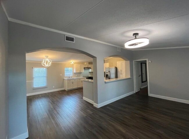 Building Photo - 33323 Falcon Spring St