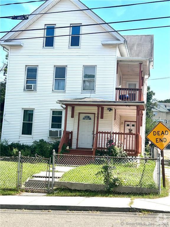 Building Photo - 207 Hobart St Unit 3rd Floor Rental