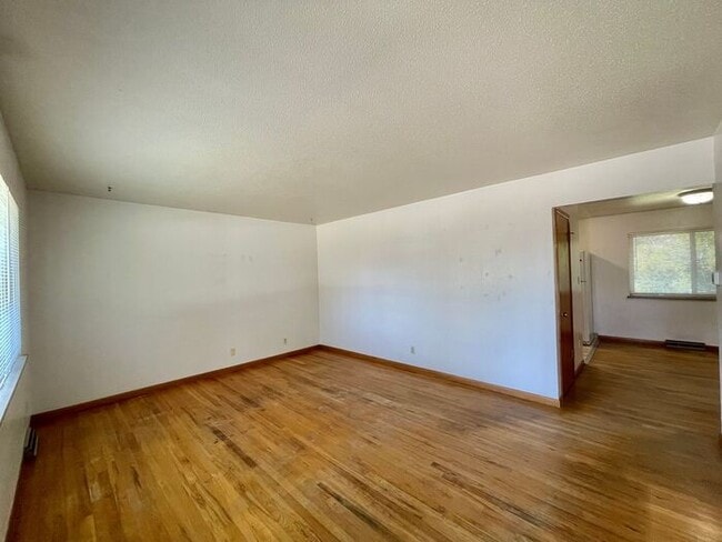 Spacious 3 Bedroom, 1.5 Bathroom Home in G... - Spacious 3 Bedroom, 1.5 Bathroom Home in G...