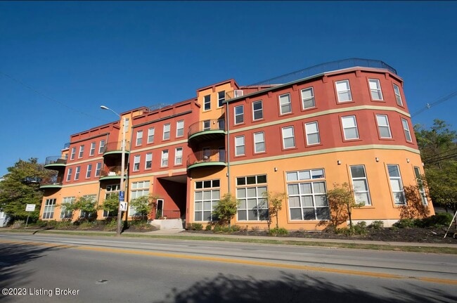 Photo - 2411 Brownsboro Rd