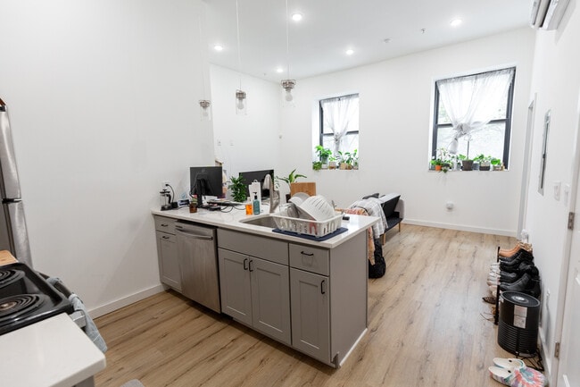 Photo - 3945 Lancaster Ave Unit 2A