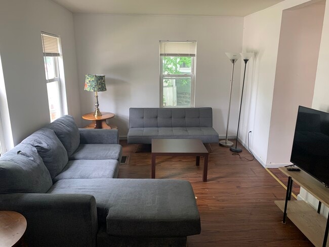 Photo - 158 Oak St