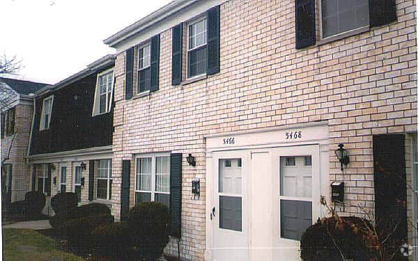 Photo - Barclay Square