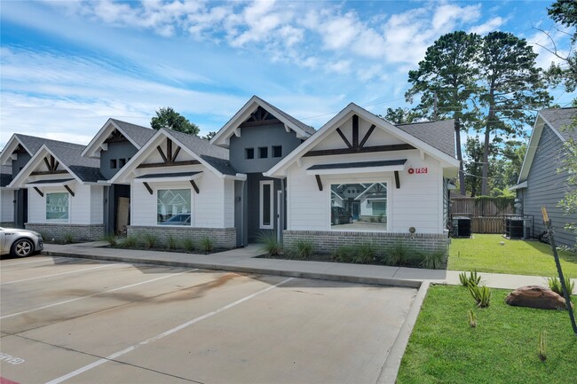 Building Photo - 10317 Lake Rd Unit 6A