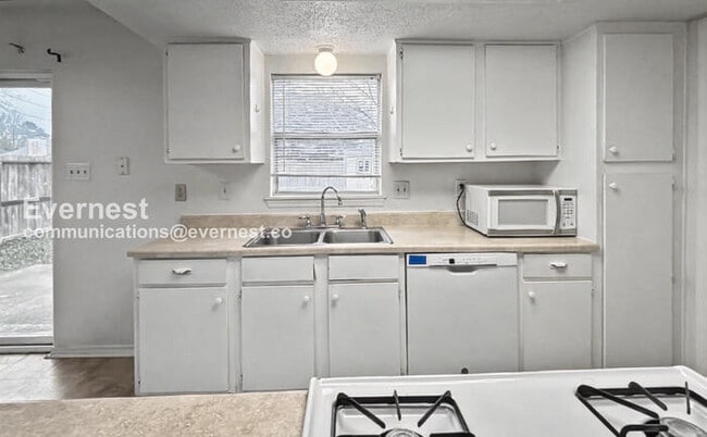 Photo - 3206 Abbey Field Ln