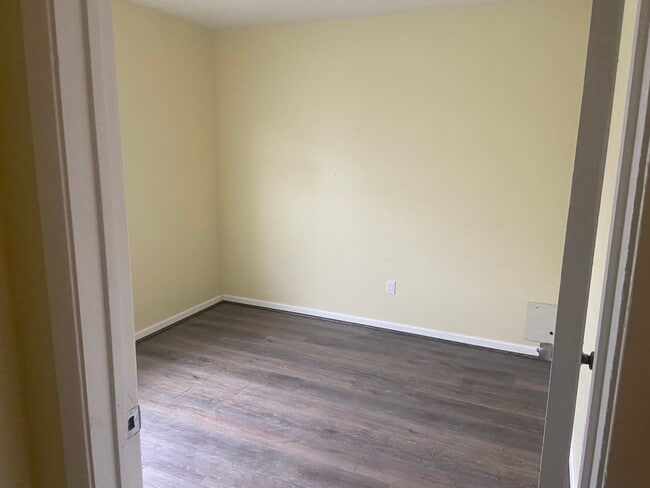 Photo - 502 Brookford Dr