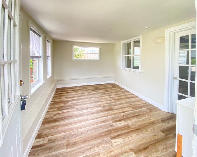 Photo - 3/2 Beachside Bungalow with Garage!