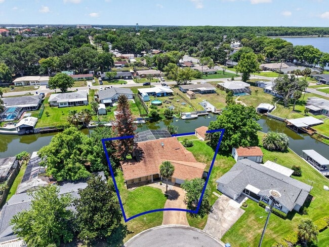 1627 Canal Ct