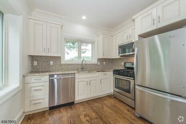 Building Photo - 95 Bloomfield Ave Unit 1 Rental