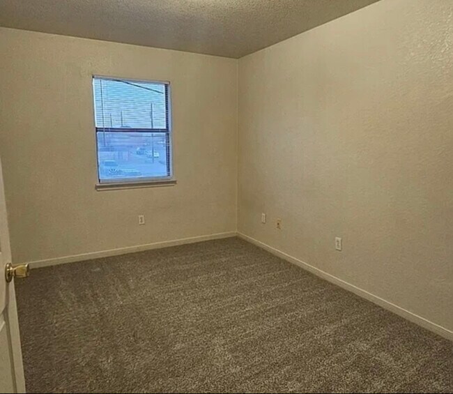 Photo - 1009 Lansberry Ct Unidad B