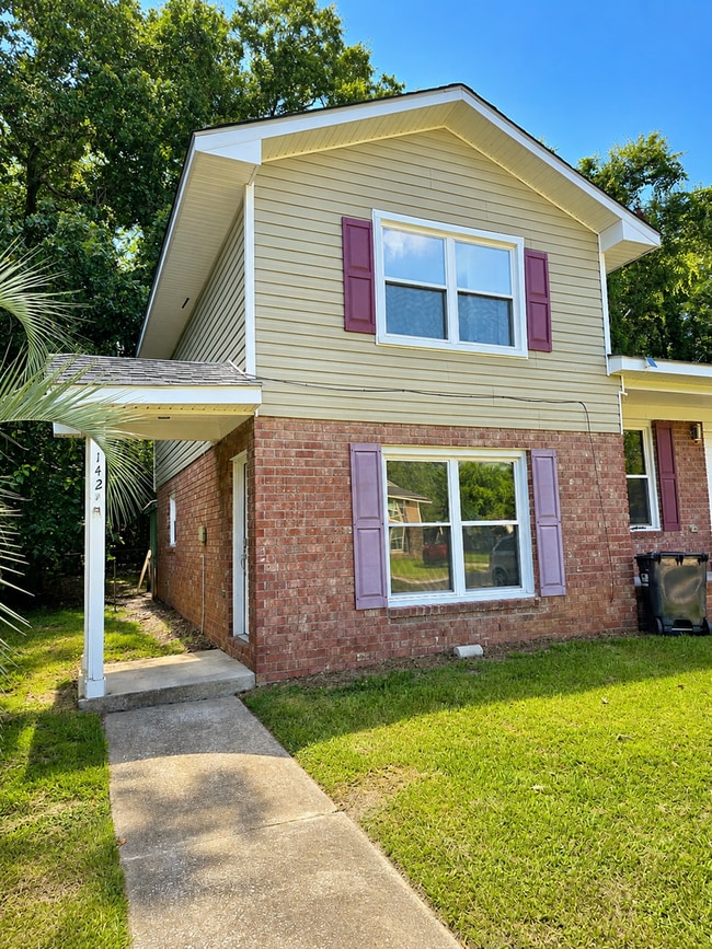 Building Photo - 142B Unit B