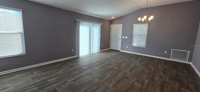 Photo - 2803 Hull Ln