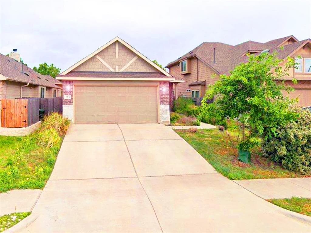 Photo - 615 Stampede Rd