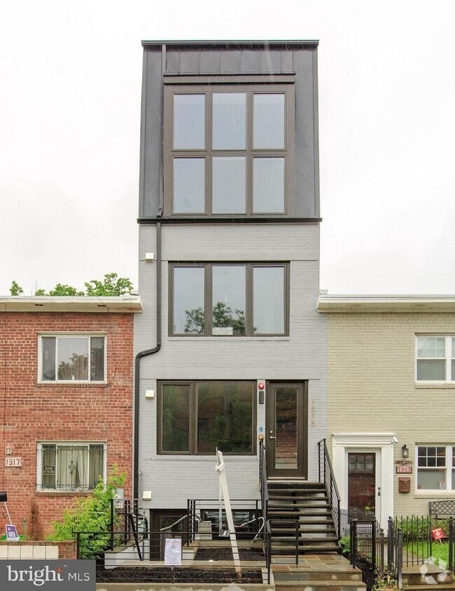 Building Photo - 1515 K St SE Rental