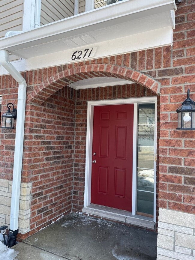 Photo - 3 Bedroom, 2 1/2 Bath, Townhouse w/ 2-Car Garage by Stoney Creek, Shelby Township