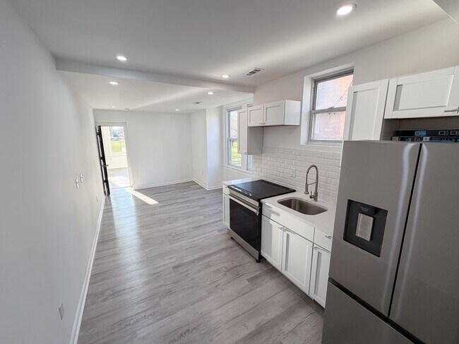 Photo - 1621 N 33rd St