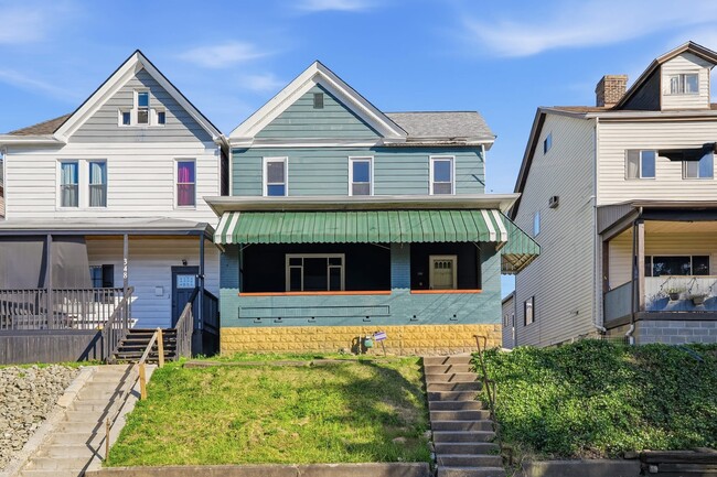 Building Photo - 346 E 12th Ave