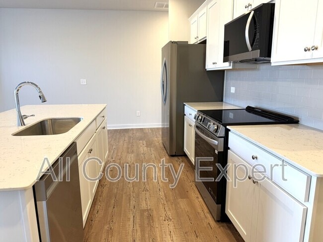 Photo - 7273 Mulberry St