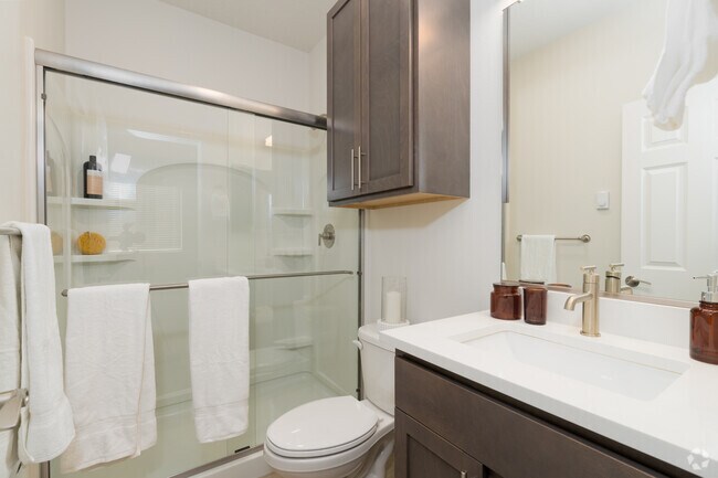 2BR, 2BA - 1293SF - Bathroom
