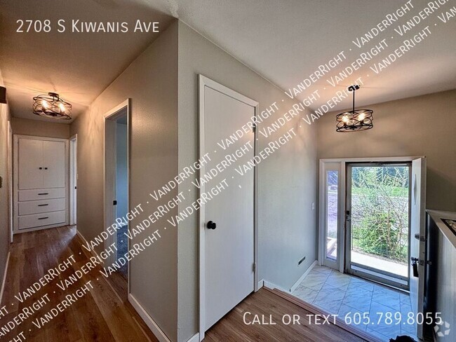 Building Photo - 2708 S Kiwanis Ave Rental