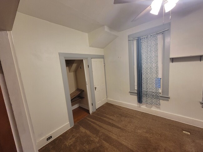 523 Rhomberg Ave Unit 1 - Downstairs