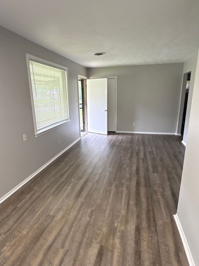 Photo - 1541 Roosevelt Ave