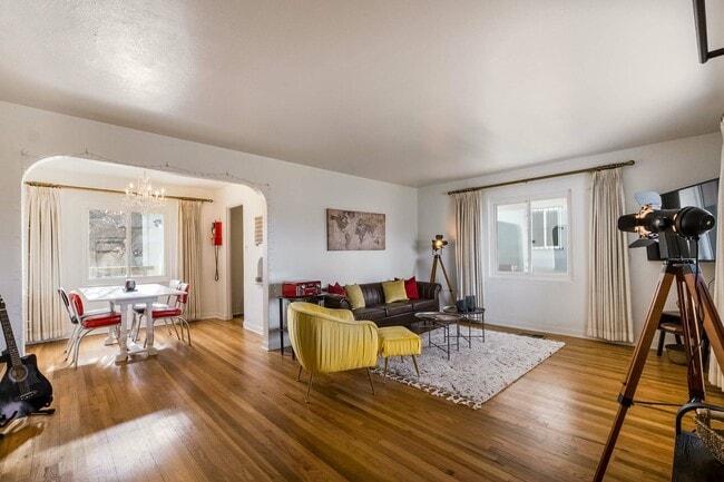 Photo - 720 Carlisle Blvd SE