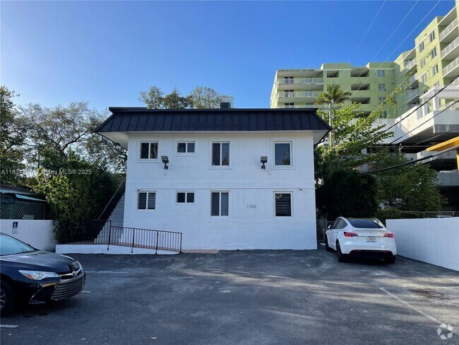 Building Photo - 1152 NW 3rd St Unit 3 Rental