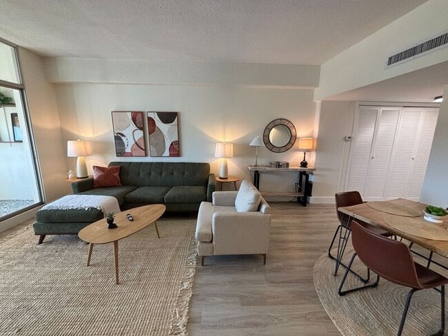 Photo - 14 Lockwood Dr