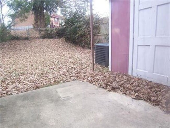 Photo - Henrico County Townhouse! 3 beds, 1.5 bath, central laundry, HVAC, parking, all electric!