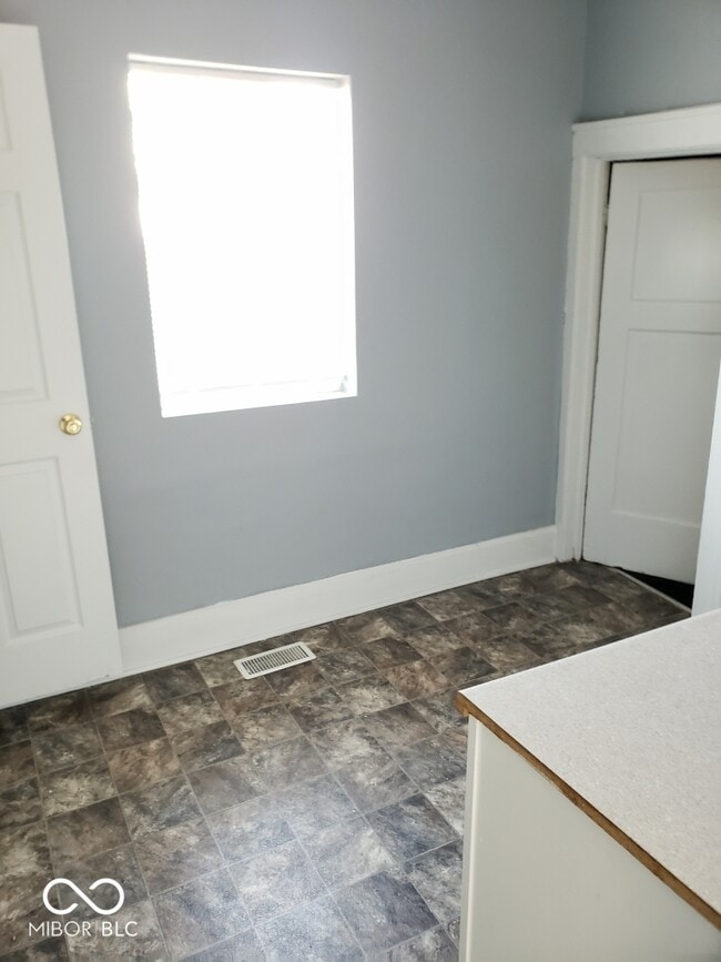 Photo - 4913 E Michigan St