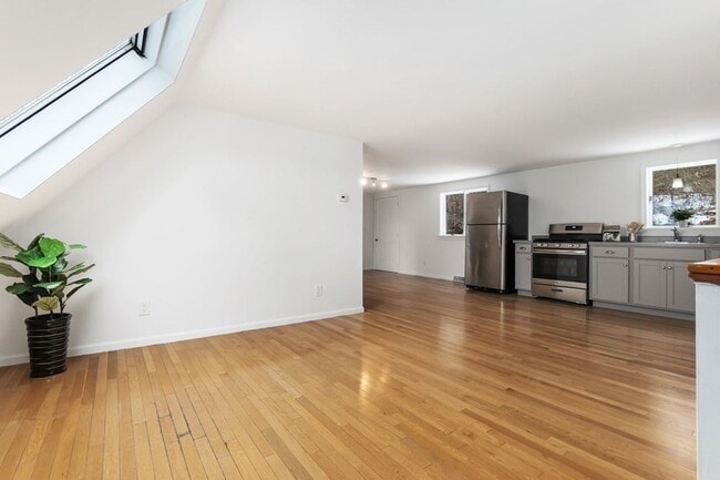 Photo - 47 Lake St Unit A