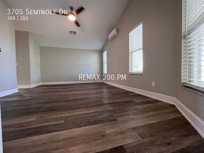 Photo - 3705 Seminole Dr