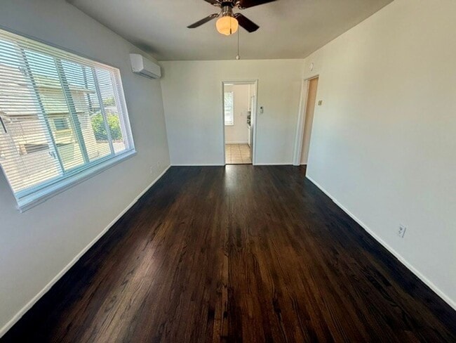 Building Photo - 482-482 Almond Ave Unit 480