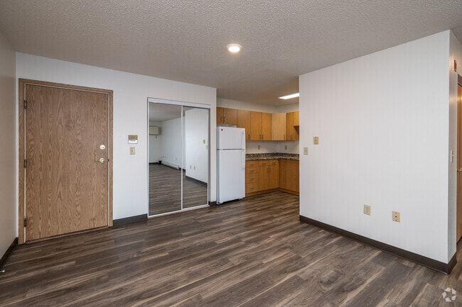 3BR, 2BA - 1,160SF - Dining Area