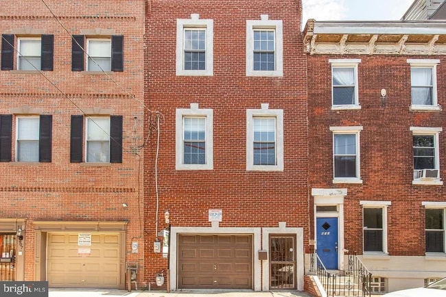 Building Photo - 909 S 16th St Unit 2