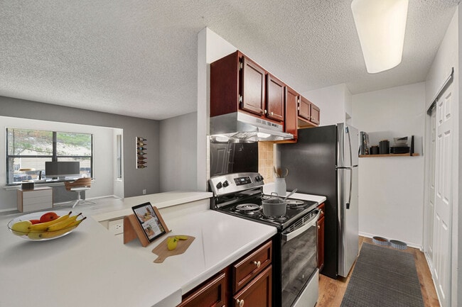 1BD, 1BA - 800SF - Kitchen (Classic)