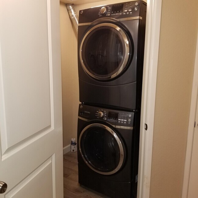 Photo - 9917 Holly Dr