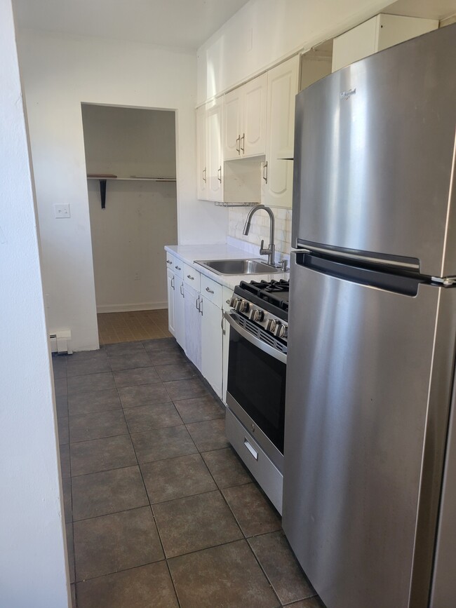 Kitchen - 21 New Walnut St