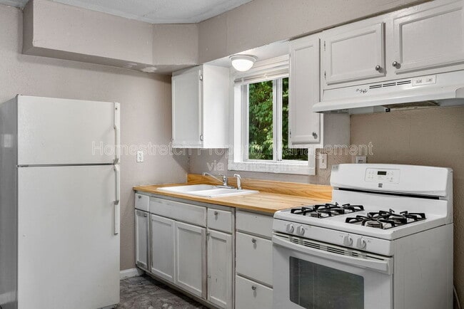 Photo - 8301 Edna Ave