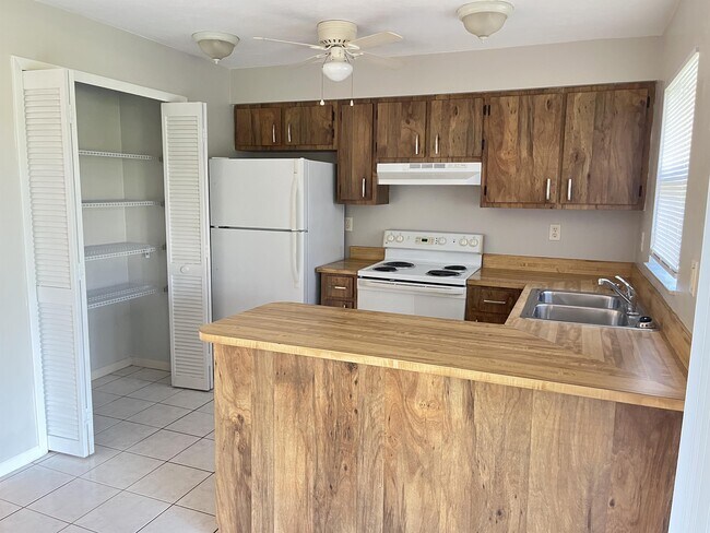Photo - 940 SE 24th Ave