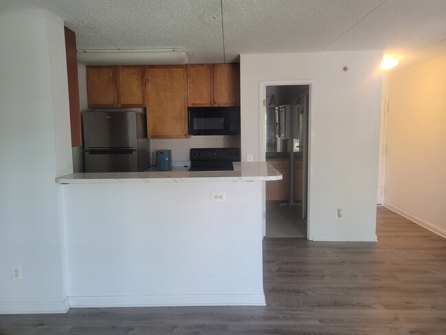 Building Photo - 75 S Reynolds St Unit #118