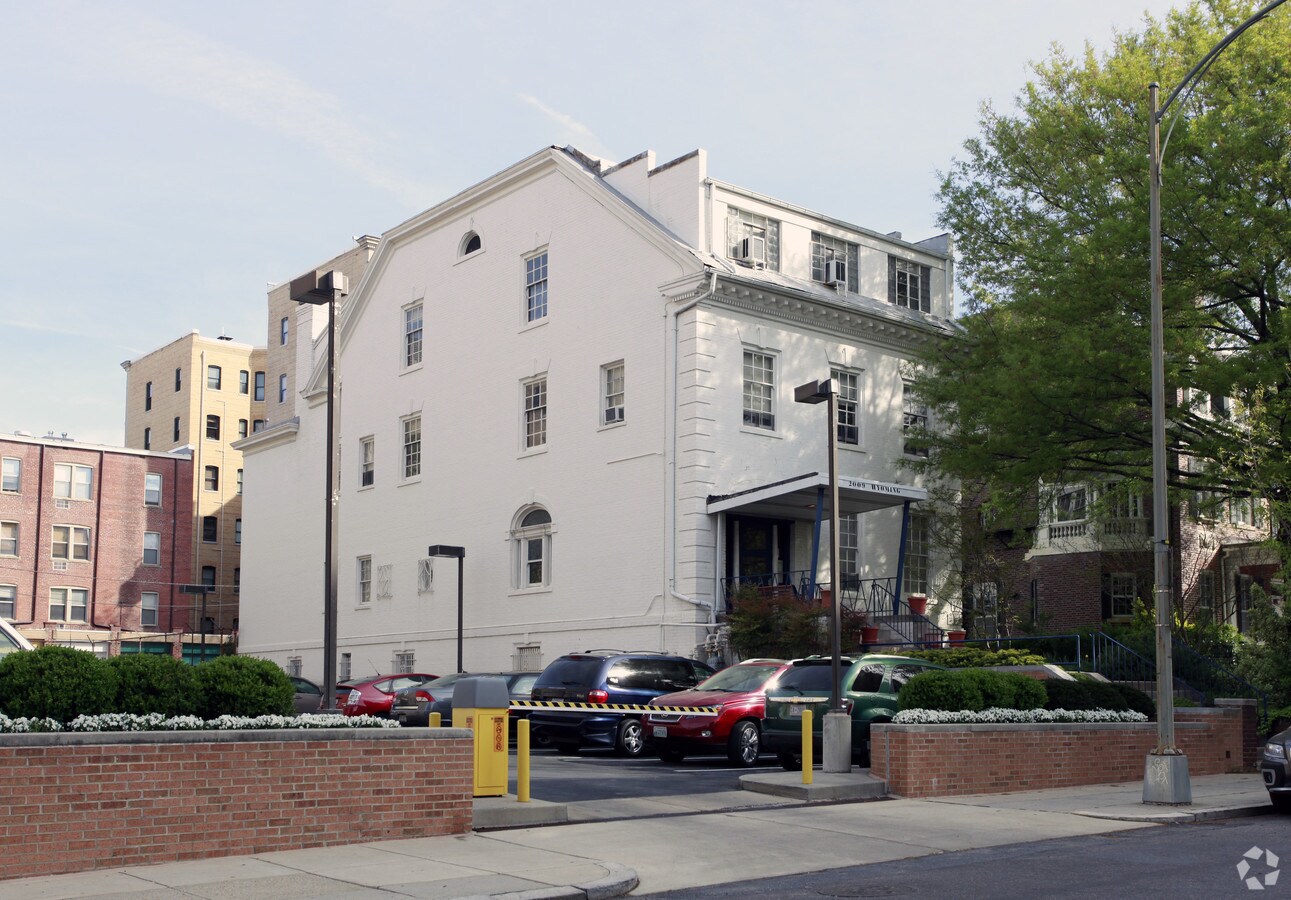 2009 Wyoming Ave NW - 2009 Wyoming Ave NW
