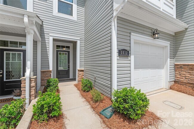 5612 Axil Ln