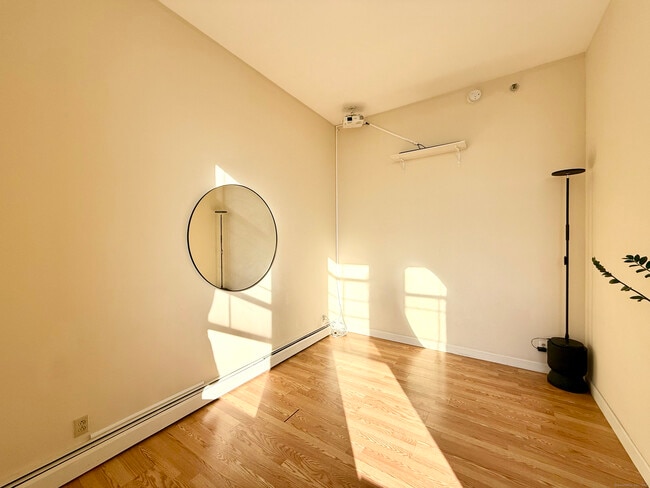 Photo - 124 Court St Unidad 1208