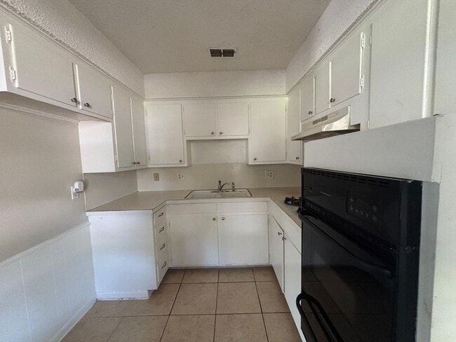 Photo - 1615-1619 N Alexander Street Unidad 1619