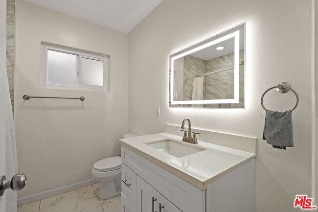 Photo - 7825 W Manchester Ave Unidad 1