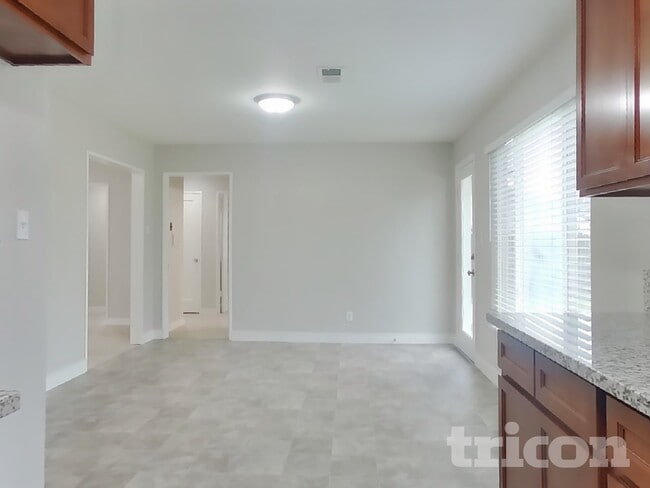 Photo - 126 Frost Dr