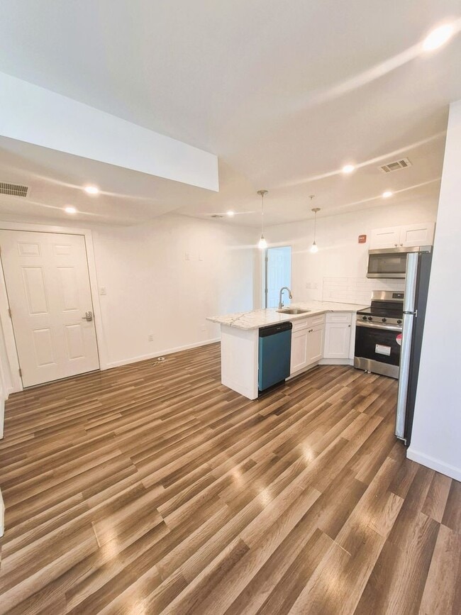 Photo - 2626-28 Ridge Ave Unidad 5